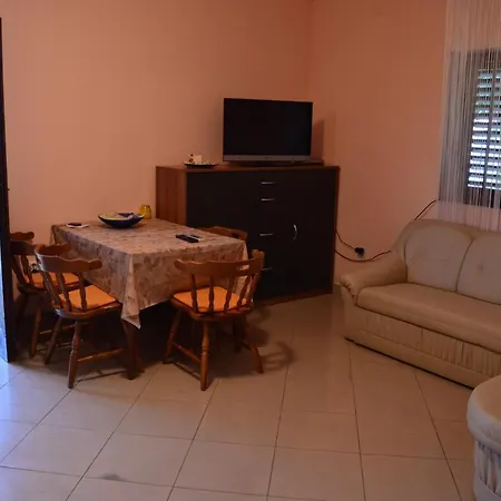 Apartman With Parking Space Bilo, - 12434 *